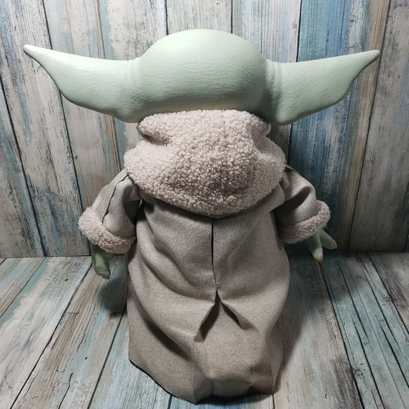 Star Wars The Mandalorian The child Plush Toy - Picture 2 of 11